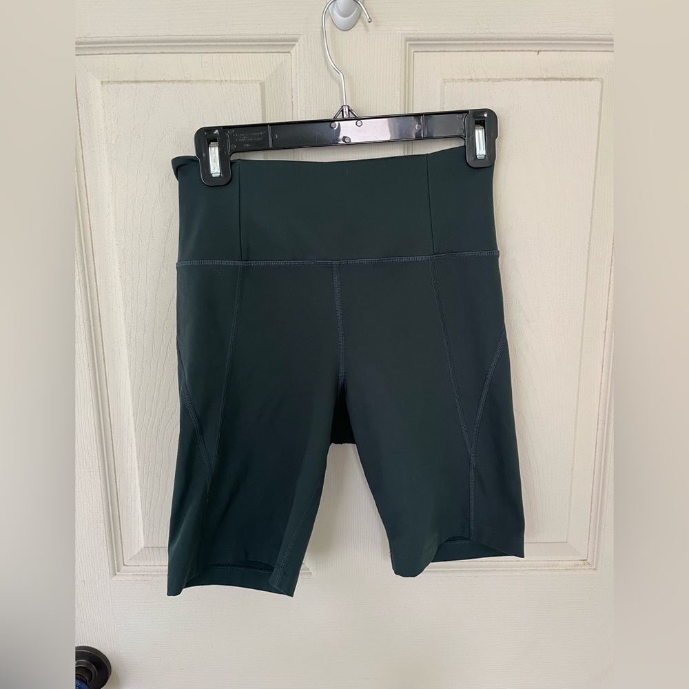 Girlfriend Collective Biker shorts size small green